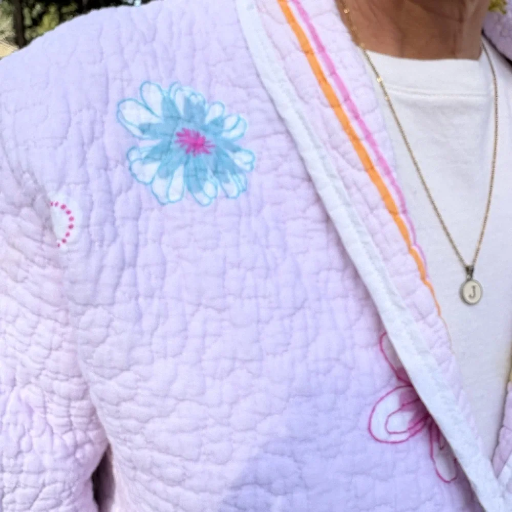 Upcycled from a quilt pastel pink and flower crop jacket - Picture 11 of 11